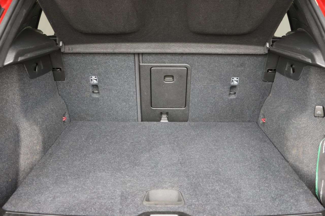 2022 VOLVO XC40 2022 VOLVO XC40