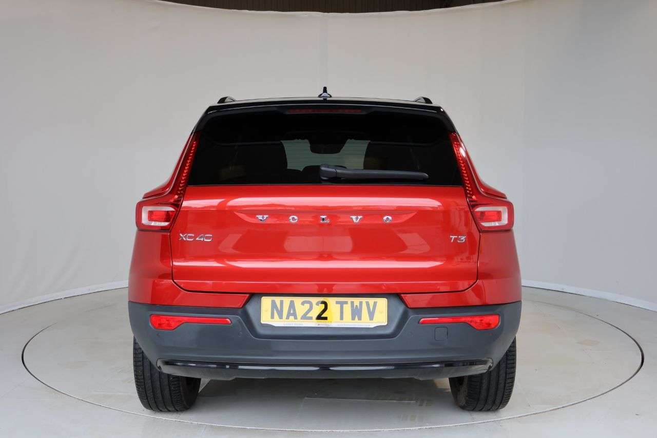 2022 VOLVO XC40 2022 VOLVO XC40