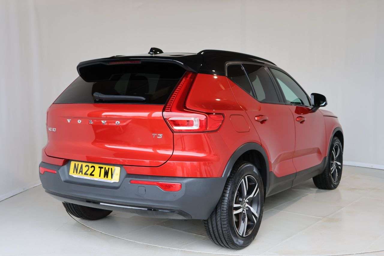 2022 VOLVO XC40 2022 VOLVO XC40