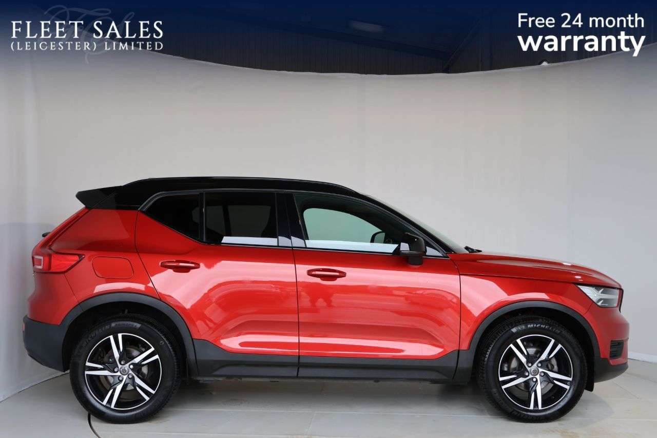 A 2022 VOLVO XC40 1.5 T3 R-Design SUV 5dr Petrol Auto Euro 6 (s/s) (163 ps) FREE DELIVERY WIT A 2022 VOLVO XC40 1.5 T3 R-Design SUV 5dr Petrol Auto Euro 6 (s/s) (163 ps) FREE DELIVERY WIT