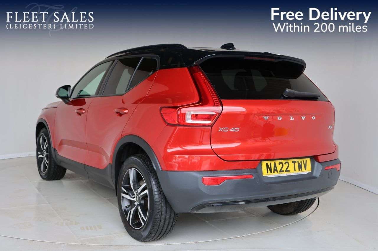 2022 VOLVO XC40 2022 VOLVO XC40