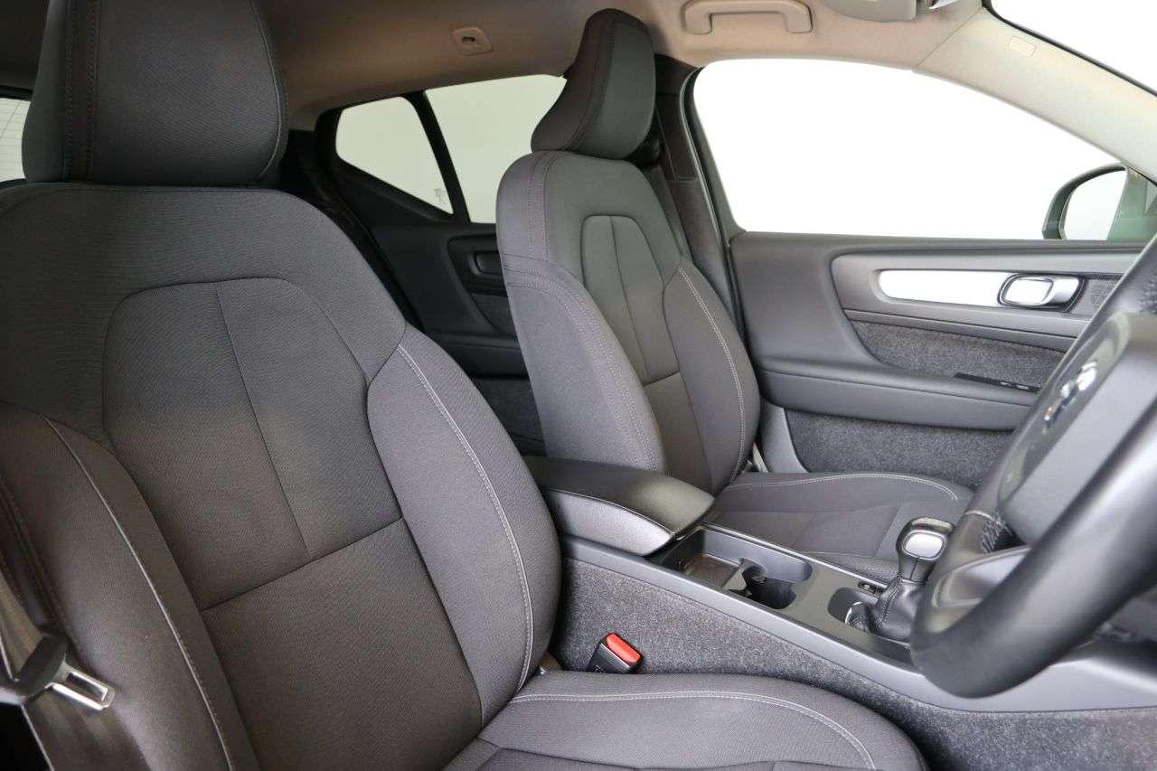 2022 VOLVO XC40 2022 VOLVO XC40