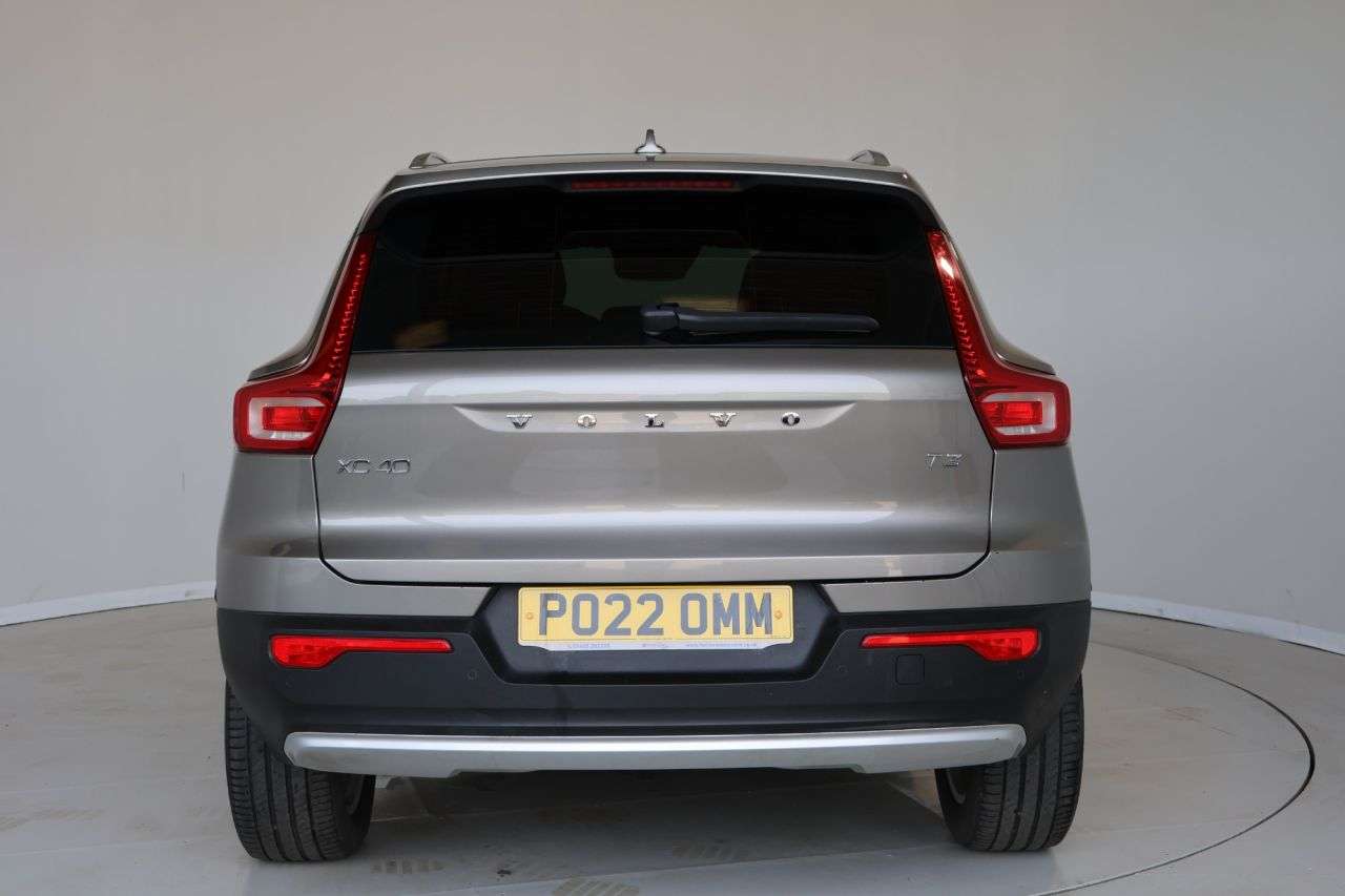 2022 VOLVO XC40 2022 VOLVO XC40