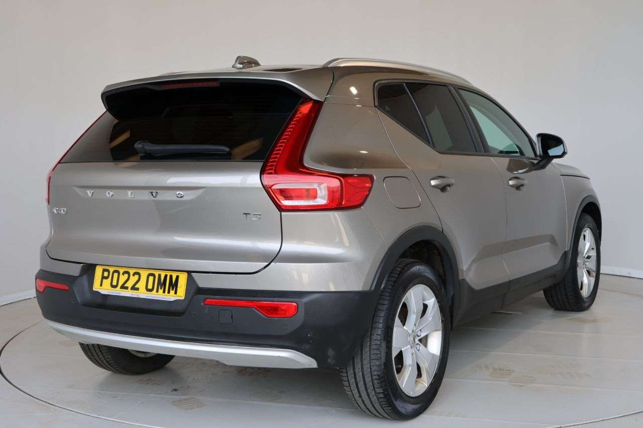 2022 VOLVO XC40 2022 VOLVO XC40