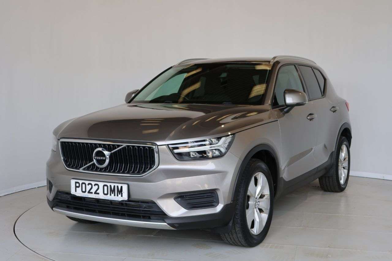 A 2022 VOLVO XC40 1.5 T3 Momentum SUV 5dr Petrol Manual Euro 6 (s/s) (163 ps) FULL SERVICE HI A 2022 VOLVO XC40 1.5 T3 Momentum SUV 5dr Petrol Manual Euro 6 (s/s) (163 ps) FULL SERVICE HI