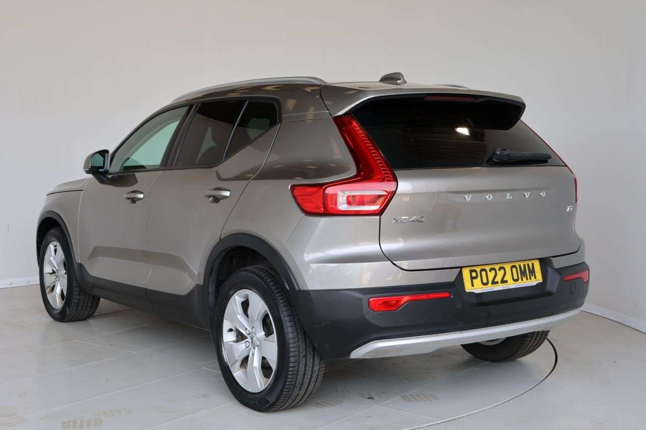 2022 VOLVO XC40 2022 VOLVO XC40