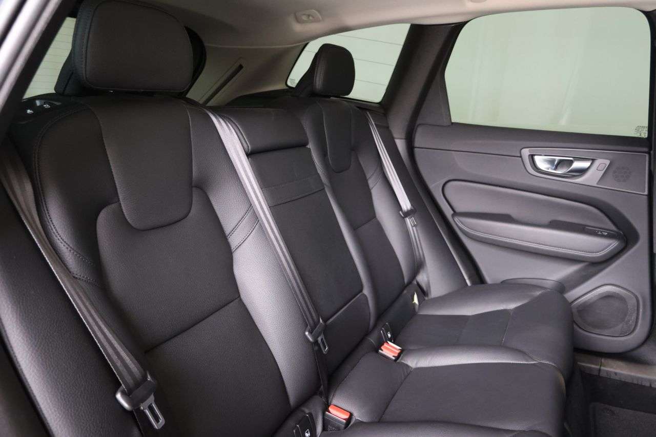 2021 VOLVO XC60 2021 VOLVO XC60