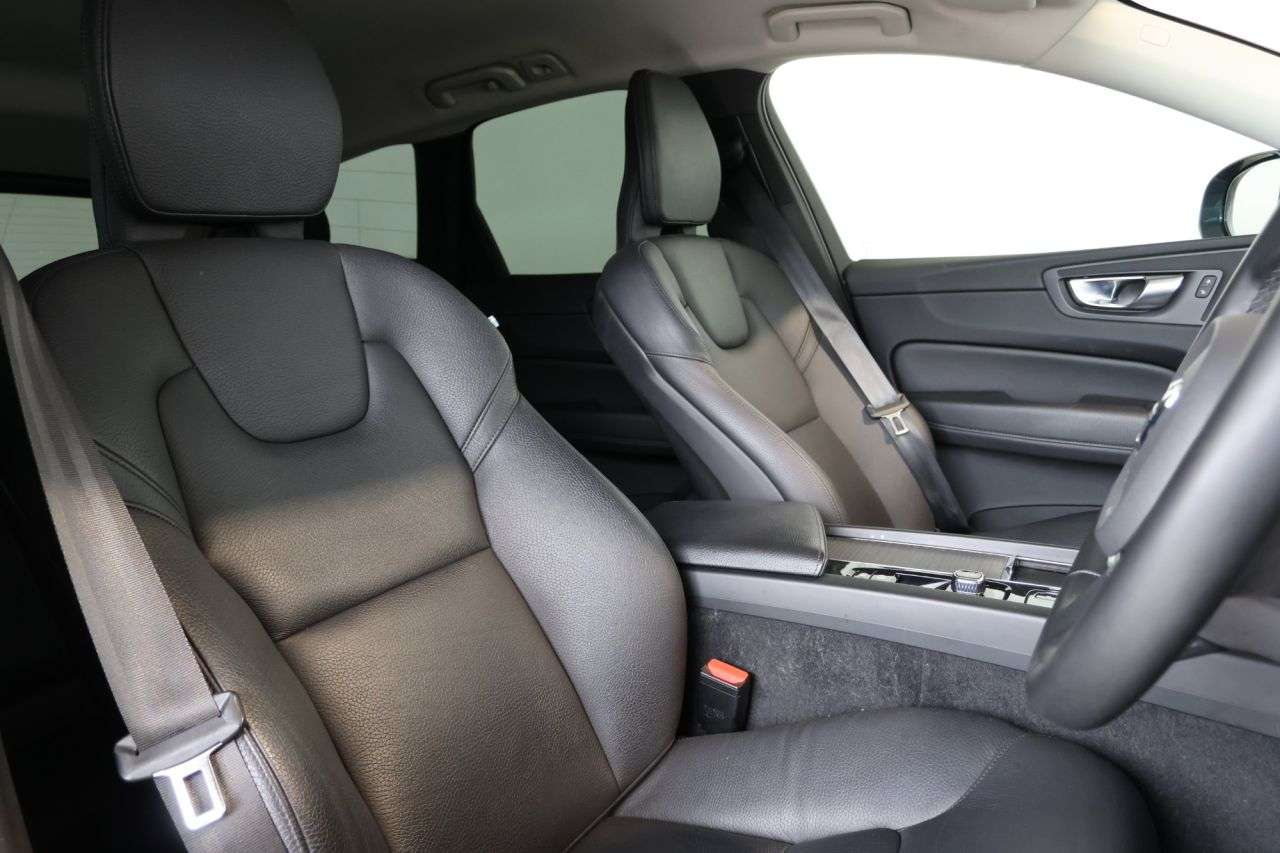 2021 VOLVO XC60 2021 VOLVO XC60