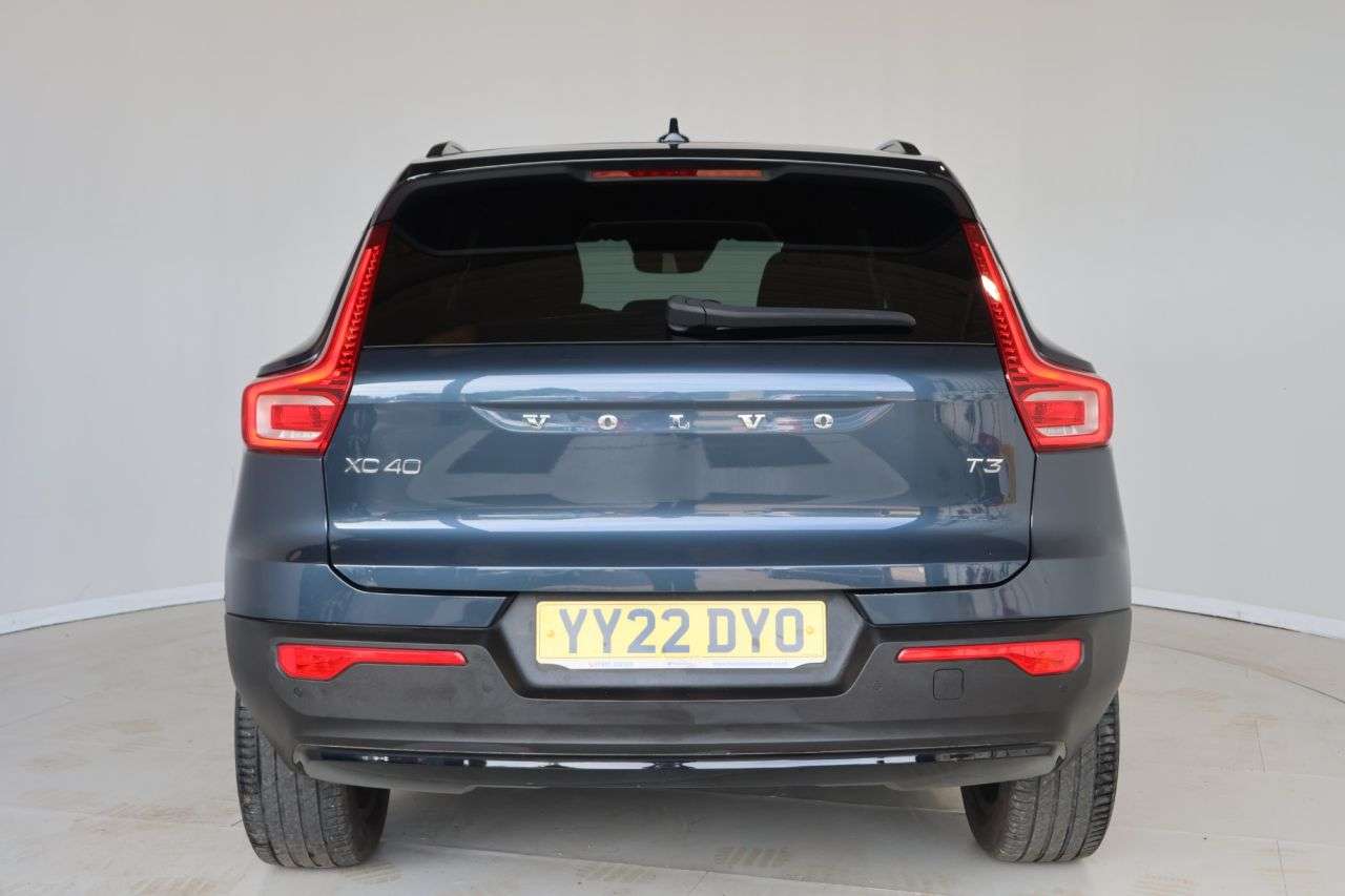 2022 VOLVO XC40 2022 VOLVO XC40