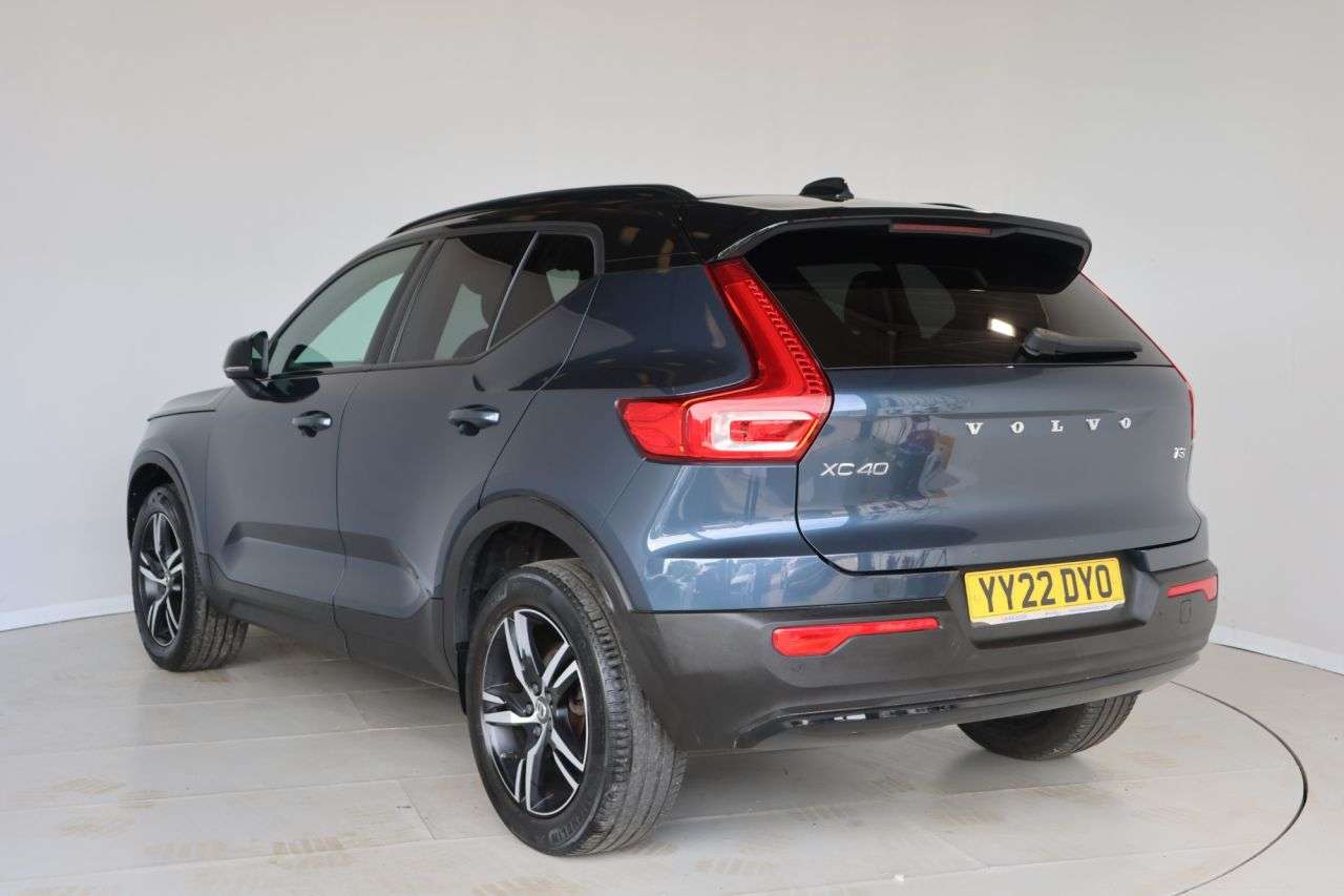 2022 VOLVO XC40 2022 VOLVO XC40