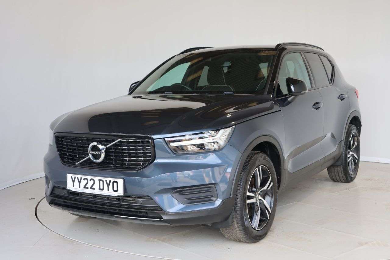 A 2022 VOLVO XC40 1.5 T3 R-Design SUV 5dr Petrol Manual Euro 6 (s/s) (163 ps) HEATED STEERING A 2022 VOLVO XC40 1.5 T3 R-Design SUV 5dr Petrol Manual Euro 6 (s/s) (163 ps) HEATED STEERING