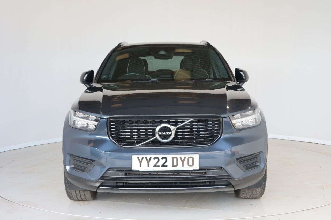 2022 VOLVO XC40 2022 VOLVO XC40