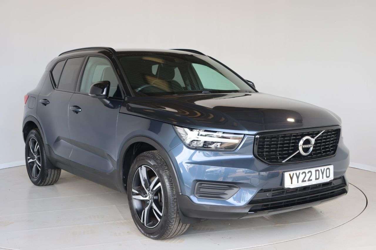 2022 VOLVO XC40 2022 VOLVO XC40