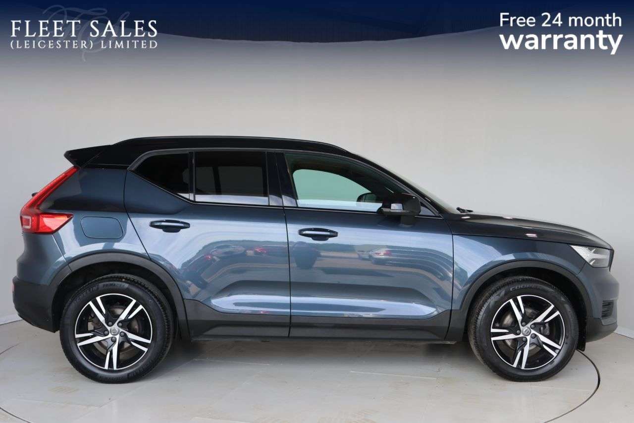 A 2022 VOLVO XC40 1.5 T3 R-Design SUV 5dr Petrol Manual Euro 6 (s/s) (163 ps) HEATED STEERING A 2022 VOLVO XC40 1.5 T3 R-Design SUV 5dr Petrol Manual Euro 6 (s/s) (163 ps) HEATED STEERING