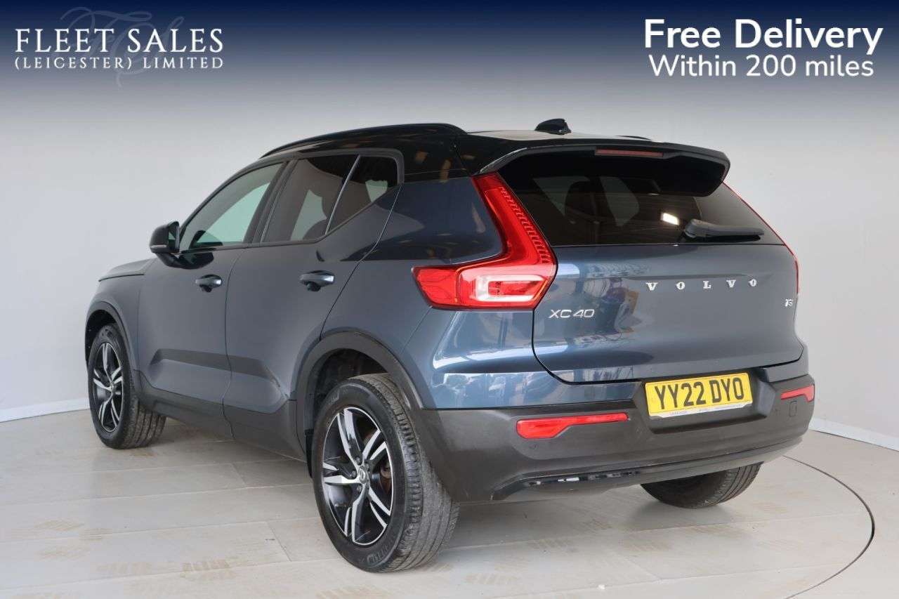 2022 VOLVO XC40 2022 VOLVO XC40