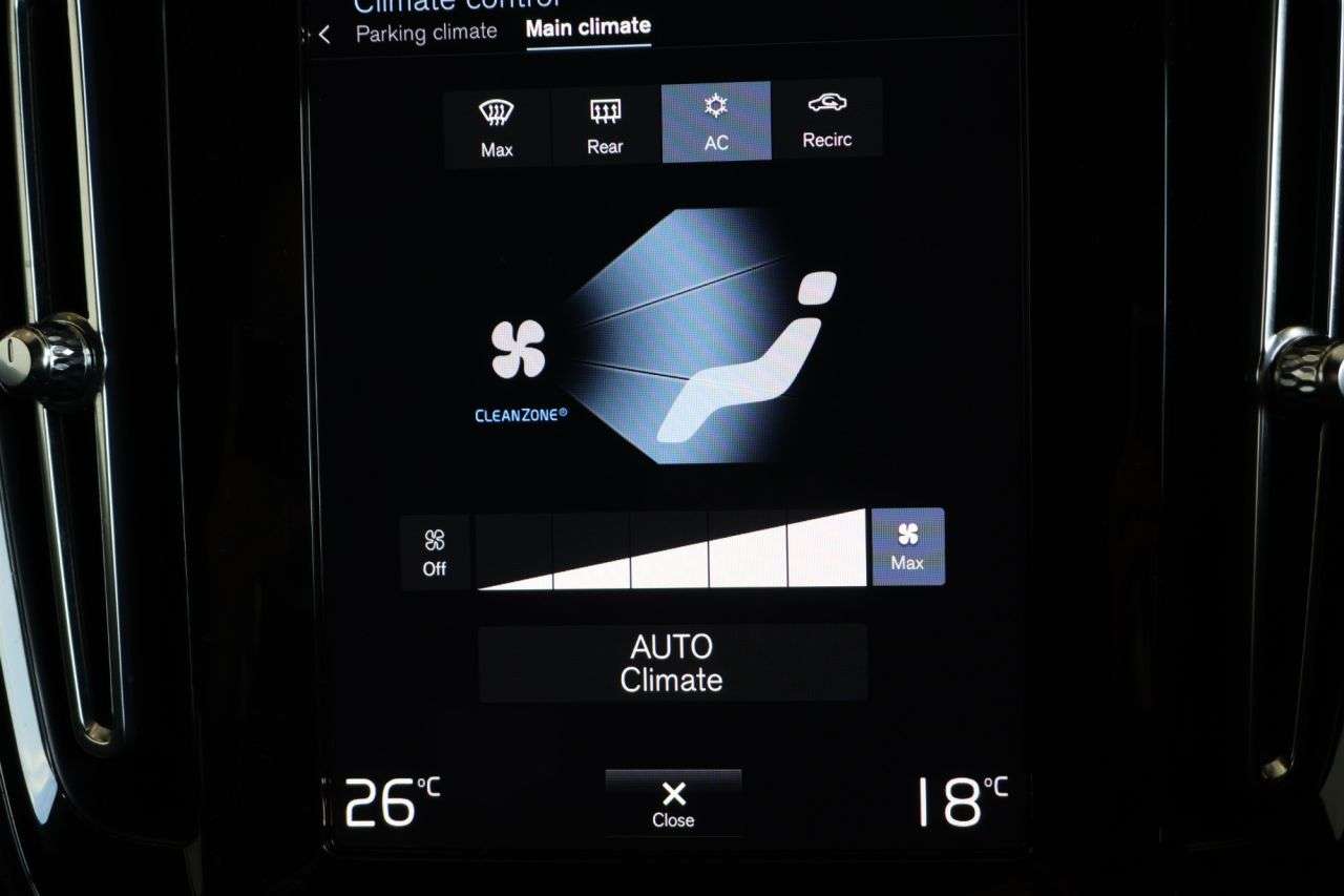 2022 VOLVO XC40 2022 VOLVO XC40