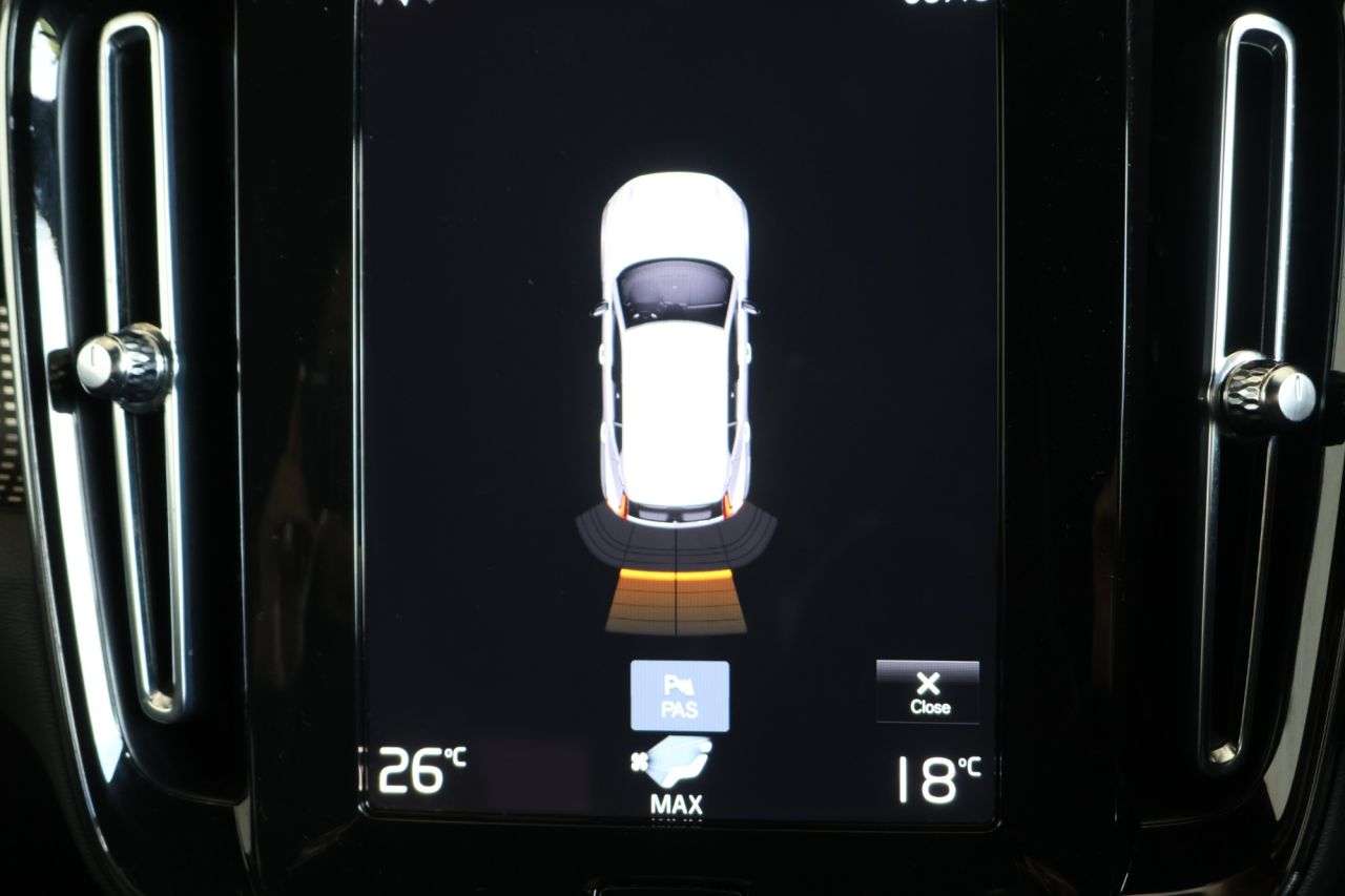 2022 VOLVO XC40 2022 VOLVO XC40