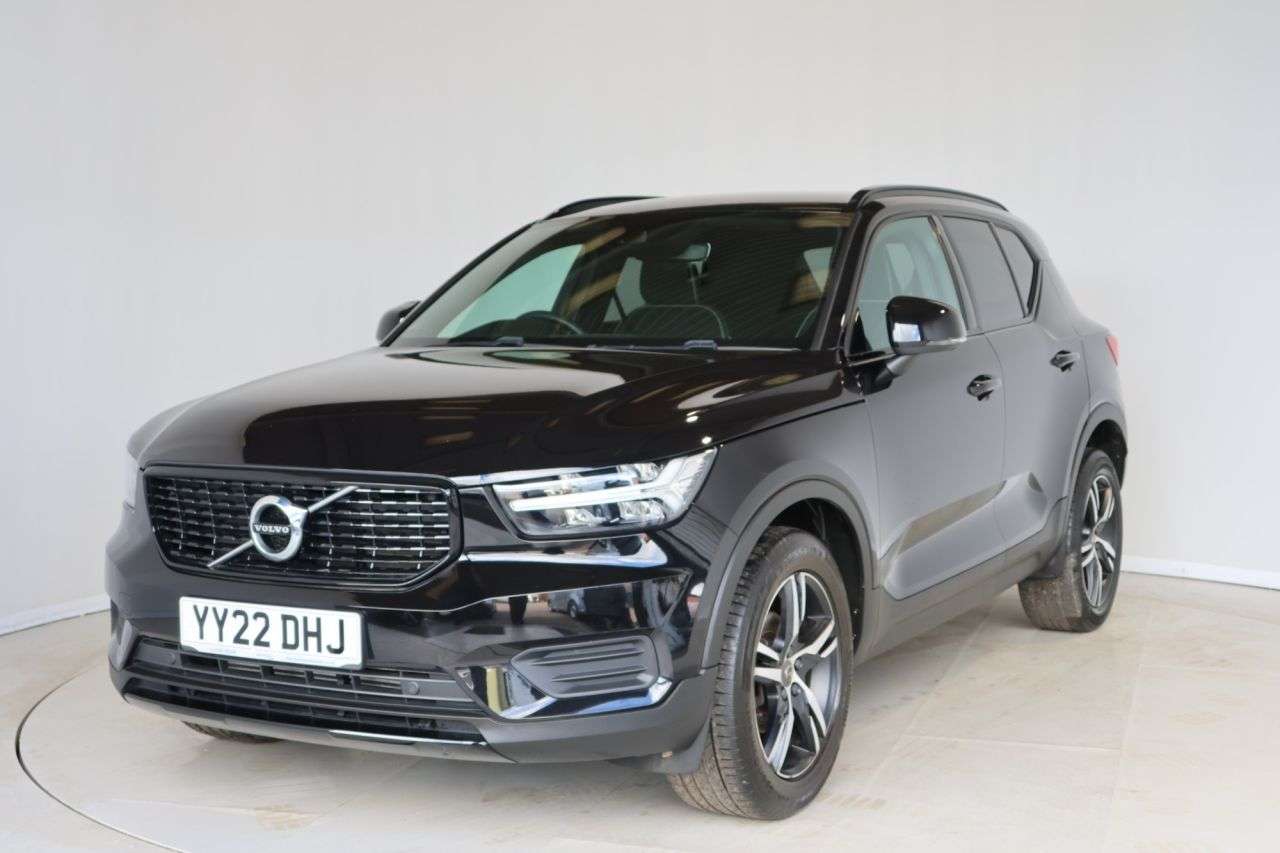 A 2022 VOLVO XC40 1.5 T3 R-Design SUV 5dr Petrol Manual Euro 6 (s/s) (163 ps) FREE 24 MONTH W A 2022 VOLVO XC40 1.5 T3 R-Design SUV 5dr Petrol Manual Euro 6 (s/s) (163 ps) FREE 24 MONTH W