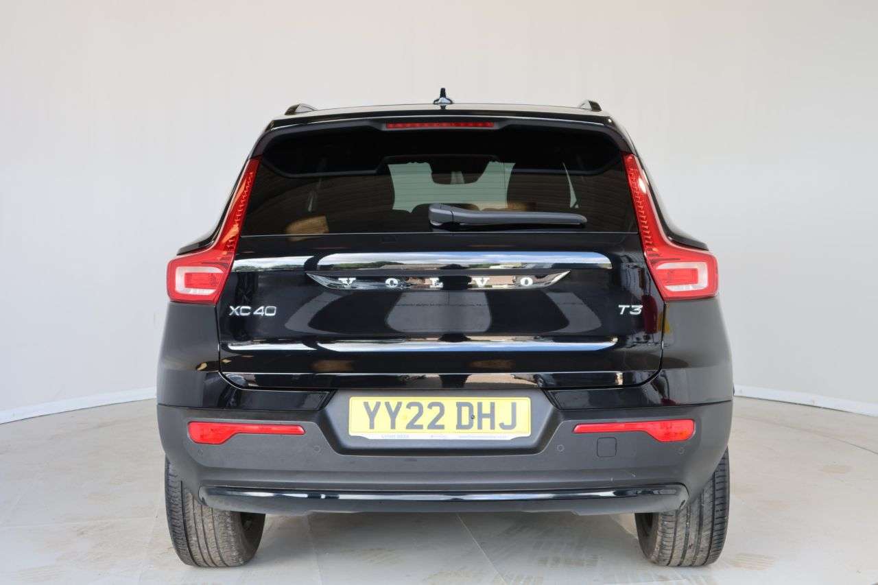 2022 VOLVO XC40 2022 VOLVO XC40