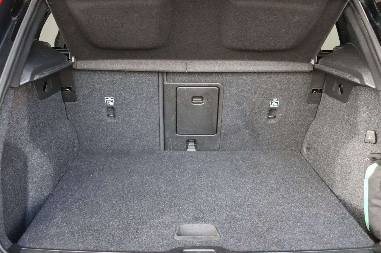 2022 VOLVO XC40 2022 VOLVO XC40