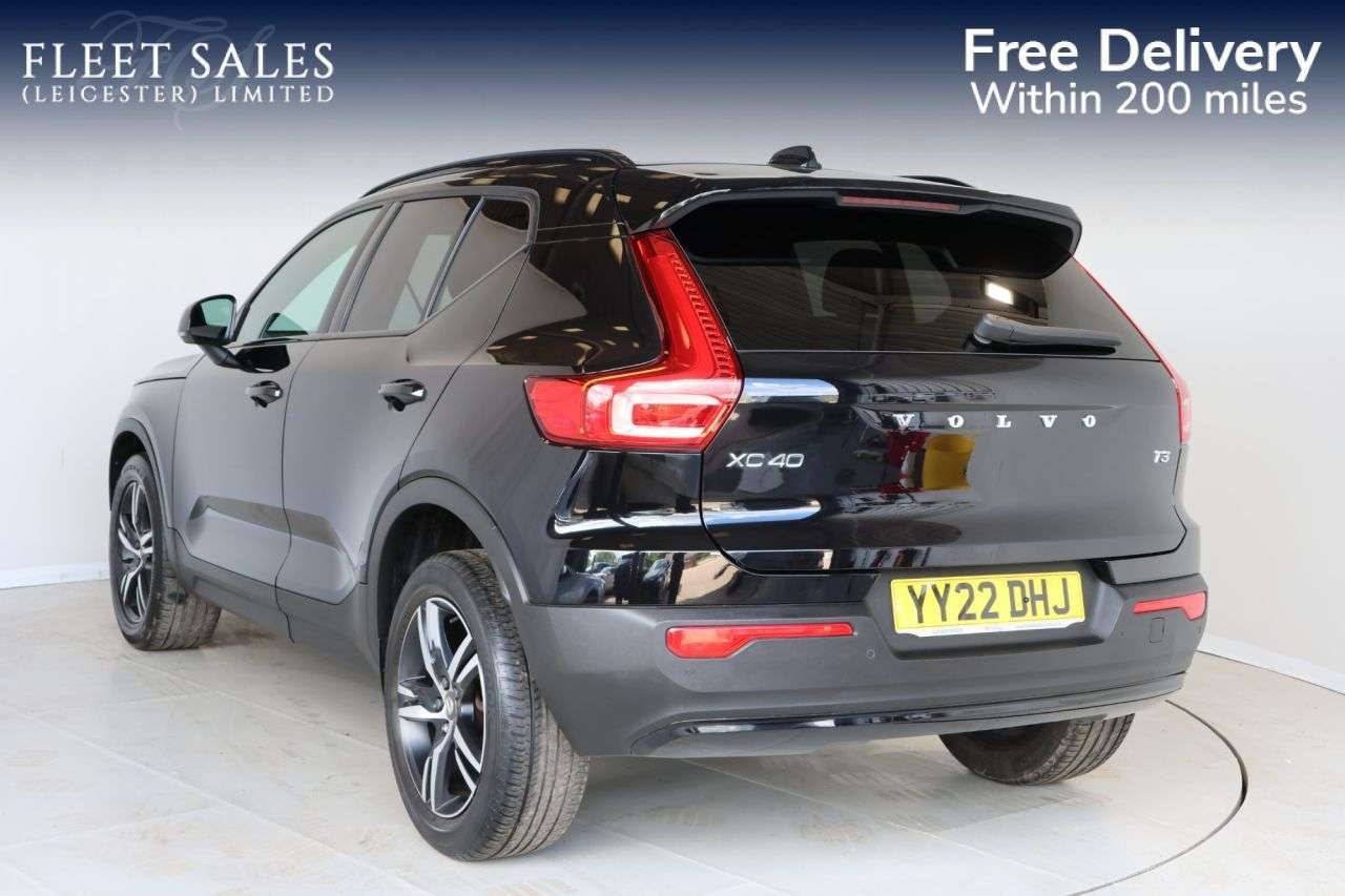 2022 VOLVO XC40 2022 VOLVO XC40