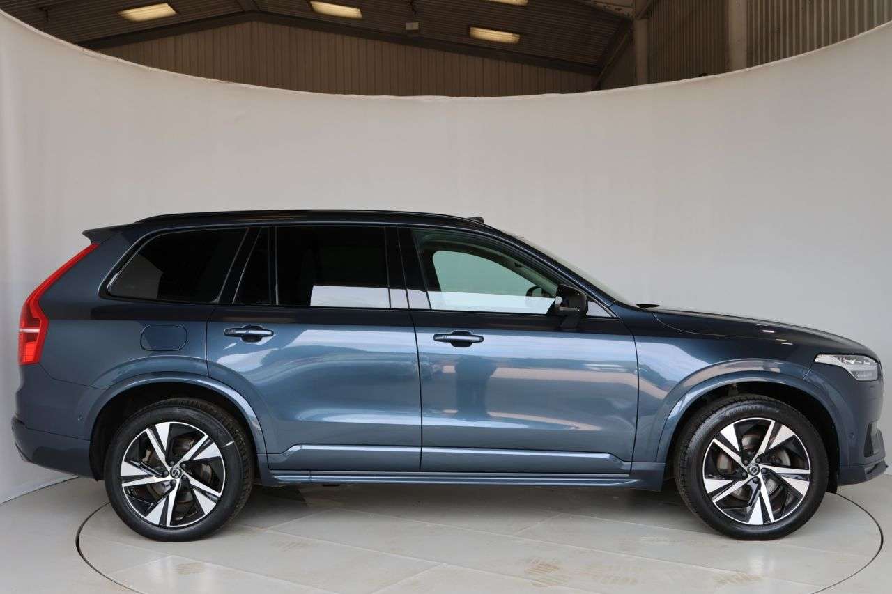 A 2022 VOLVO XC90 2.0 B5 MHEV Plus SUV 5dr Diesel Hybrid Auto 4WD Euro 6 (s/s) (235 ps) HEATE A 2022 VOLVO XC90 2.0 B5 MHEV Plus SUV 5dr Diesel Hybrid Auto 4WD Euro 6 (s/s) (235 ps) HEATE