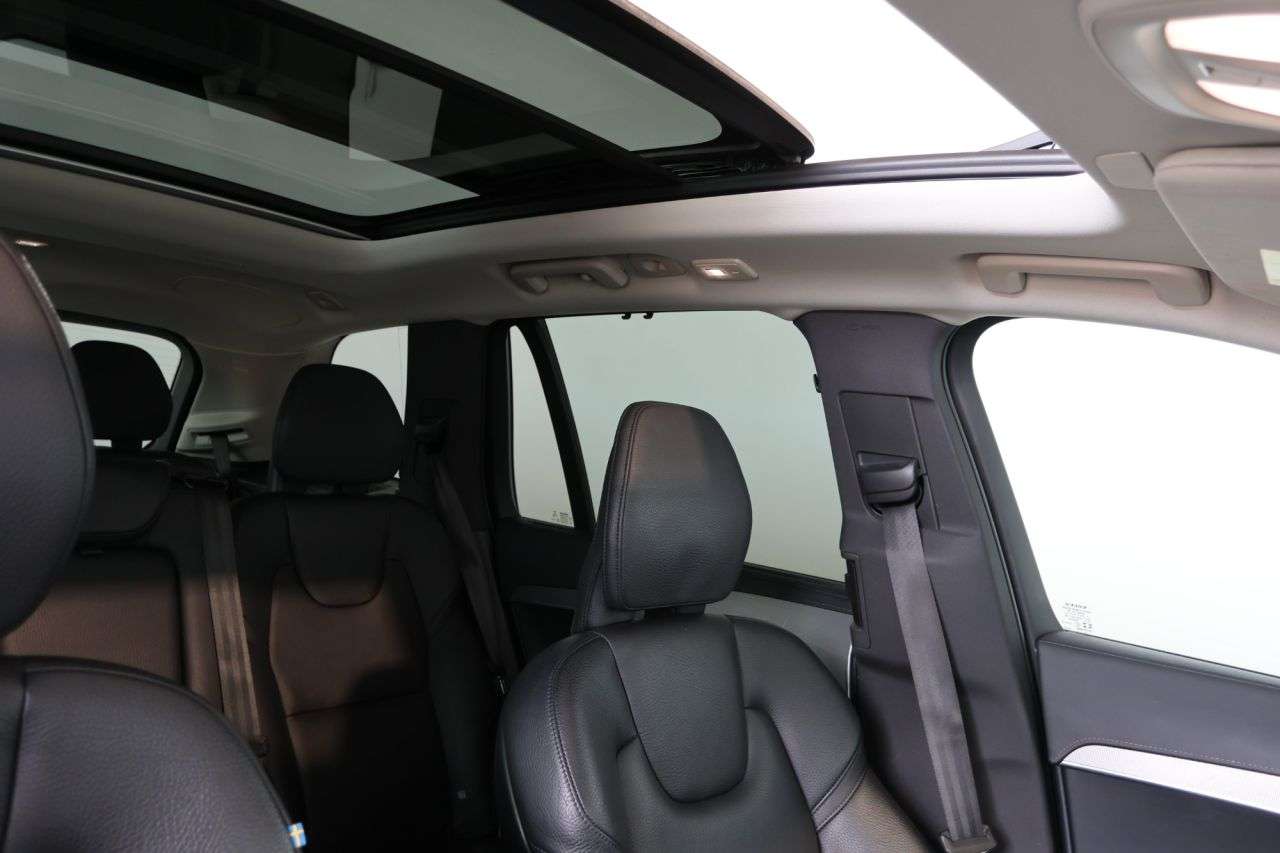 2022 VOLVO XC90 2022 VOLVO XC90