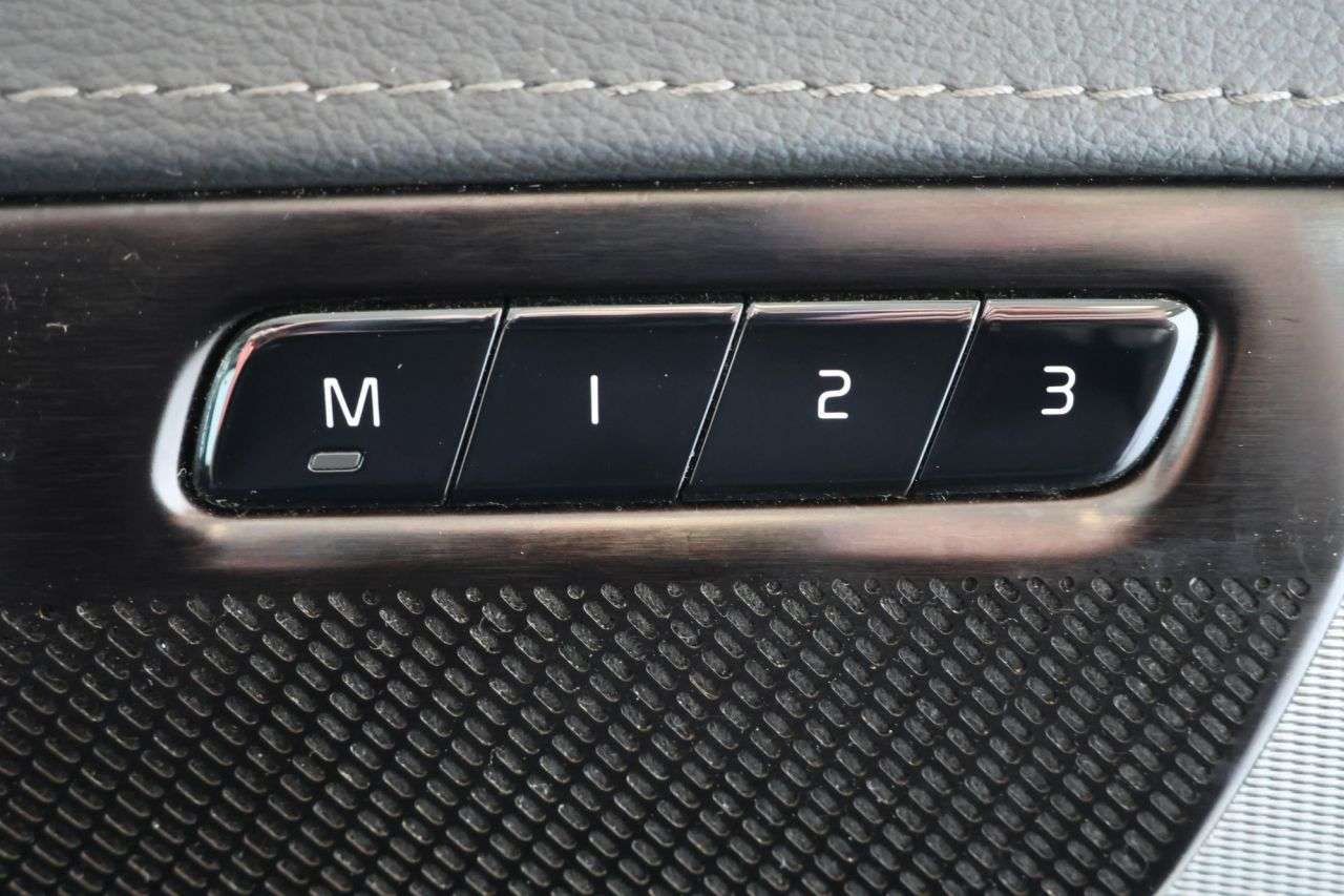 2022 VOLVO XC90 2022 VOLVO XC90