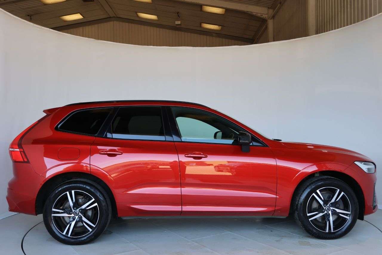 A 2022 VOLVO XC60 2.0 B5 MHEV Plus SUV 5dr Petrol Hybrid Auto AWD Euro 6 (s/s) (250 ps) FULL A 2022 VOLVO XC60 2.0 B5 MHEV Plus SUV 5dr Petrol Hybrid Auto AWD Euro 6 (s/s) (250 ps) FULL