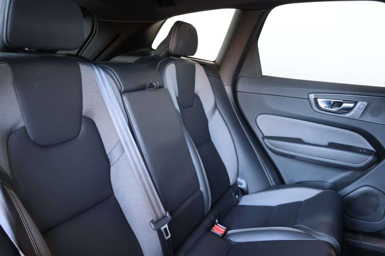 2022 VOLVO XC60 2022 VOLVO XC60