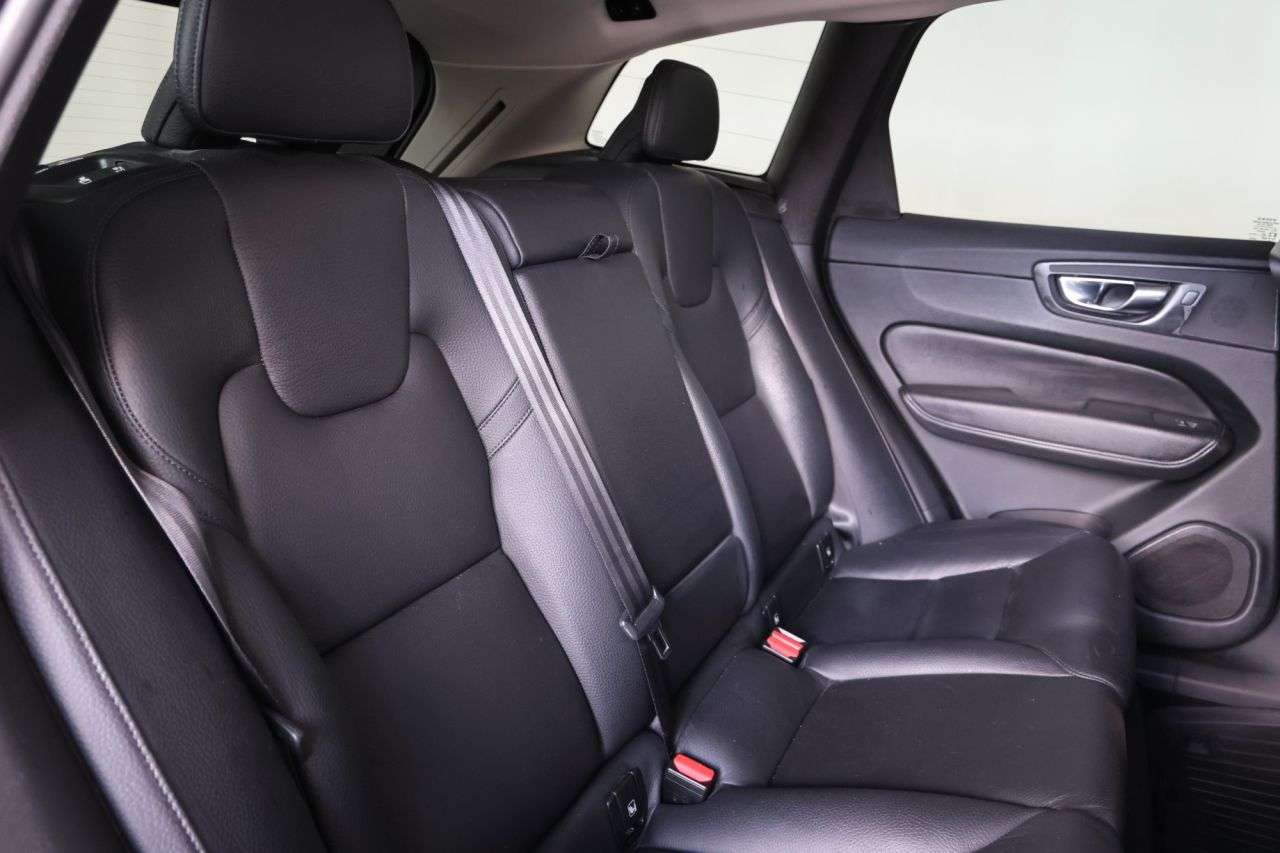 2022 VOLVO XC60 2022 VOLVO XC60