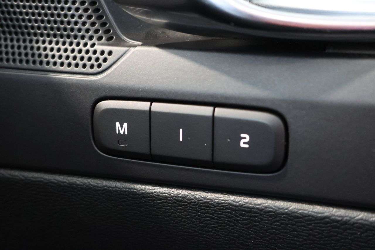2021 VOLVO XC40 2021 VOLVO XC40