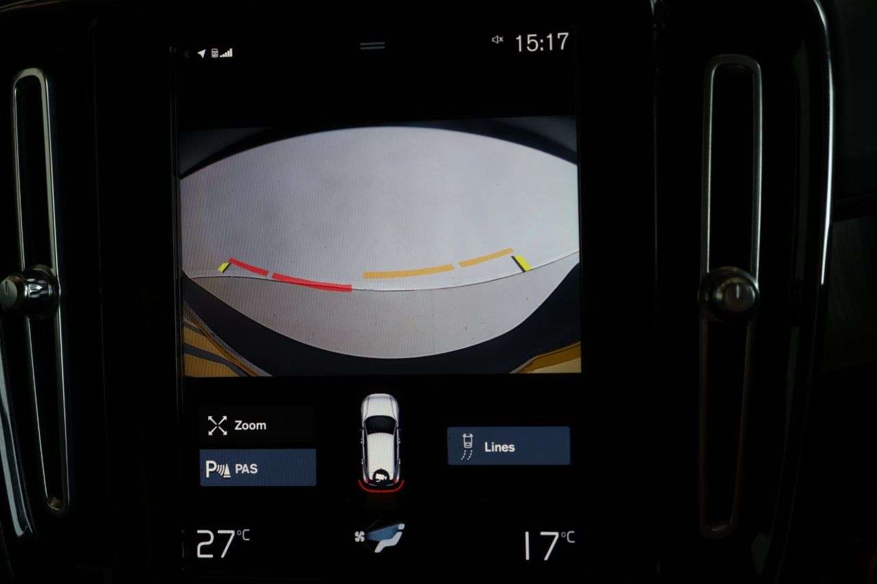 2021 VOLVO XC40 2021 VOLVO XC40