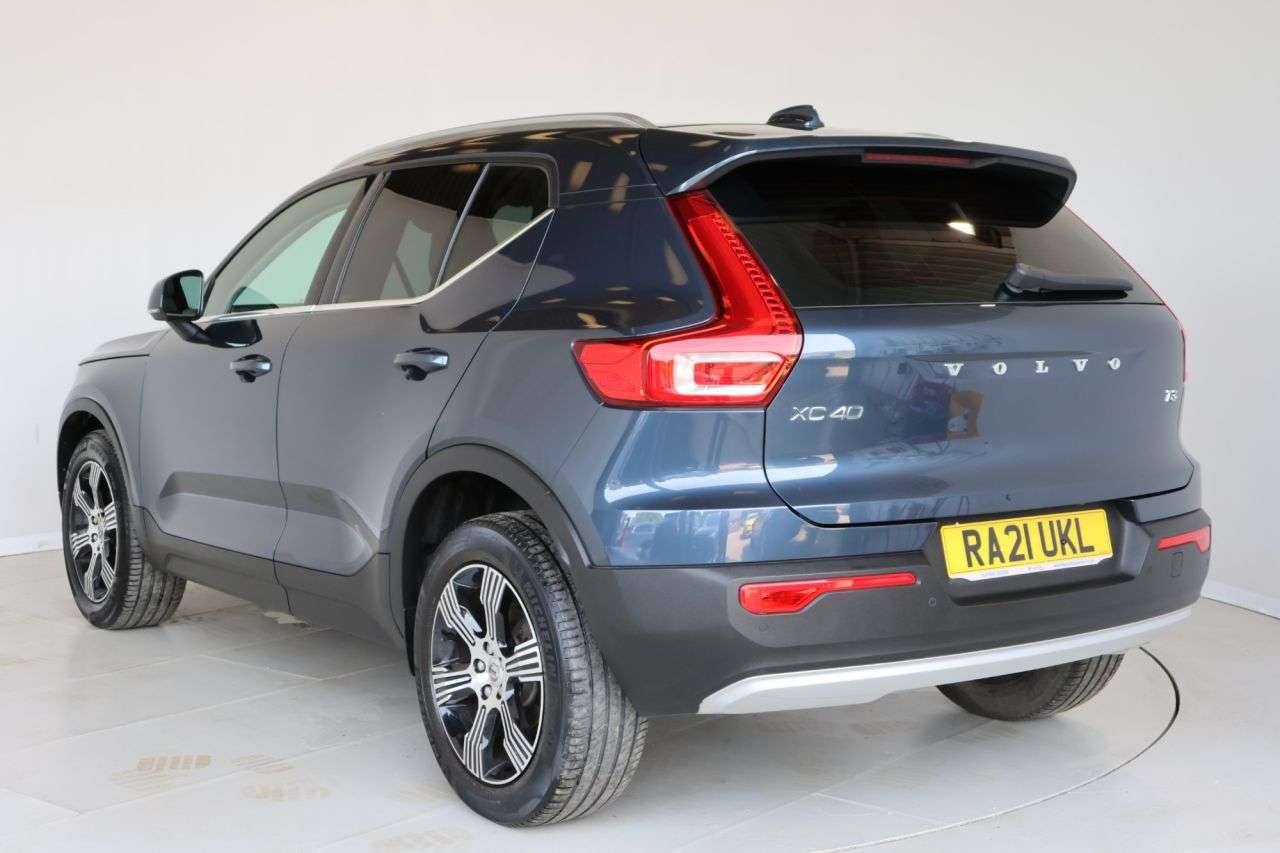 2021 VOLVO XC40 2021 VOLVO XC40