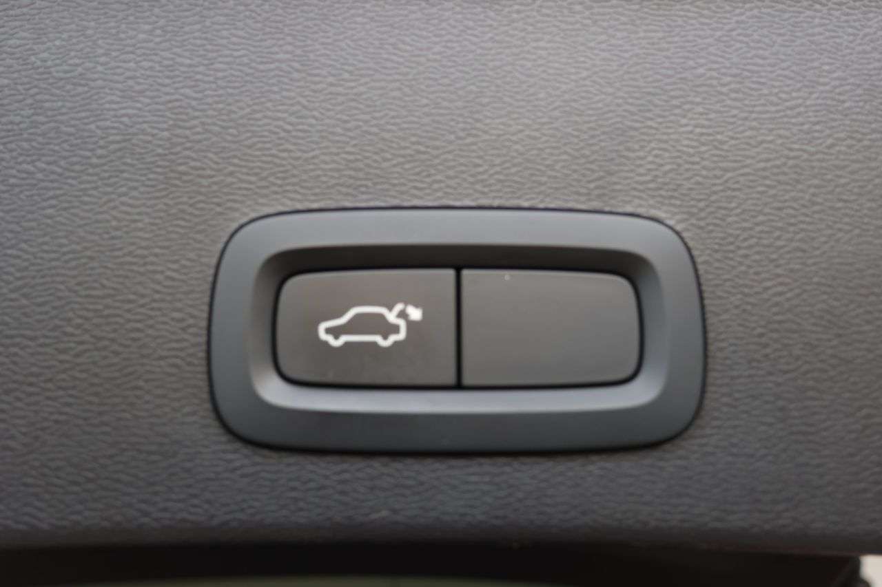 2021 VOLVO XC40 2021 VOLVO XC40
