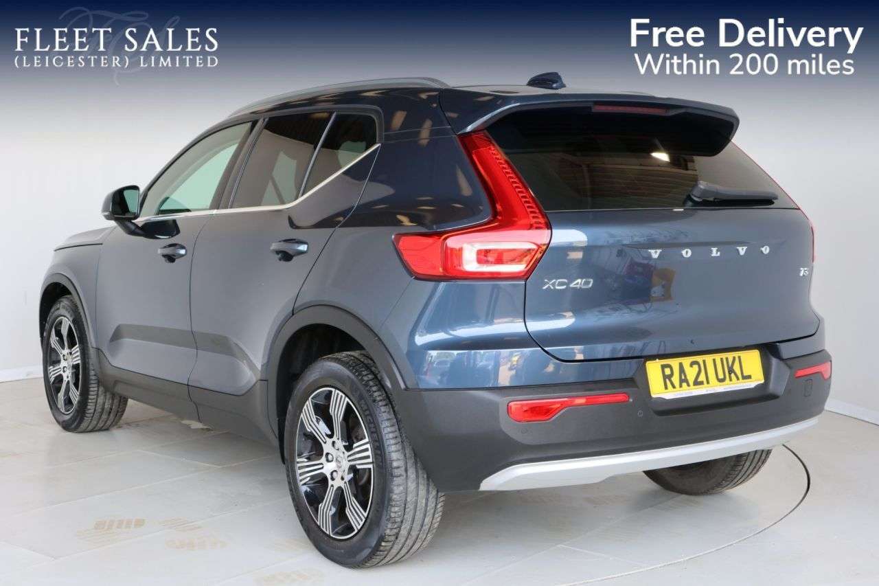 2021 VOLVO XC40 2021 VOLVO XC40