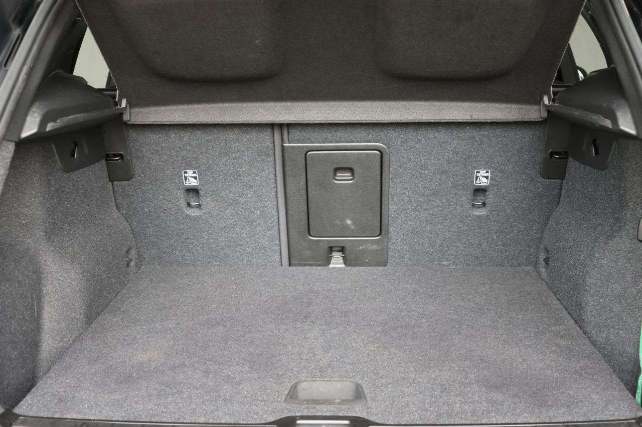2022 VOLVO XC40 2022 VOLVO XC40