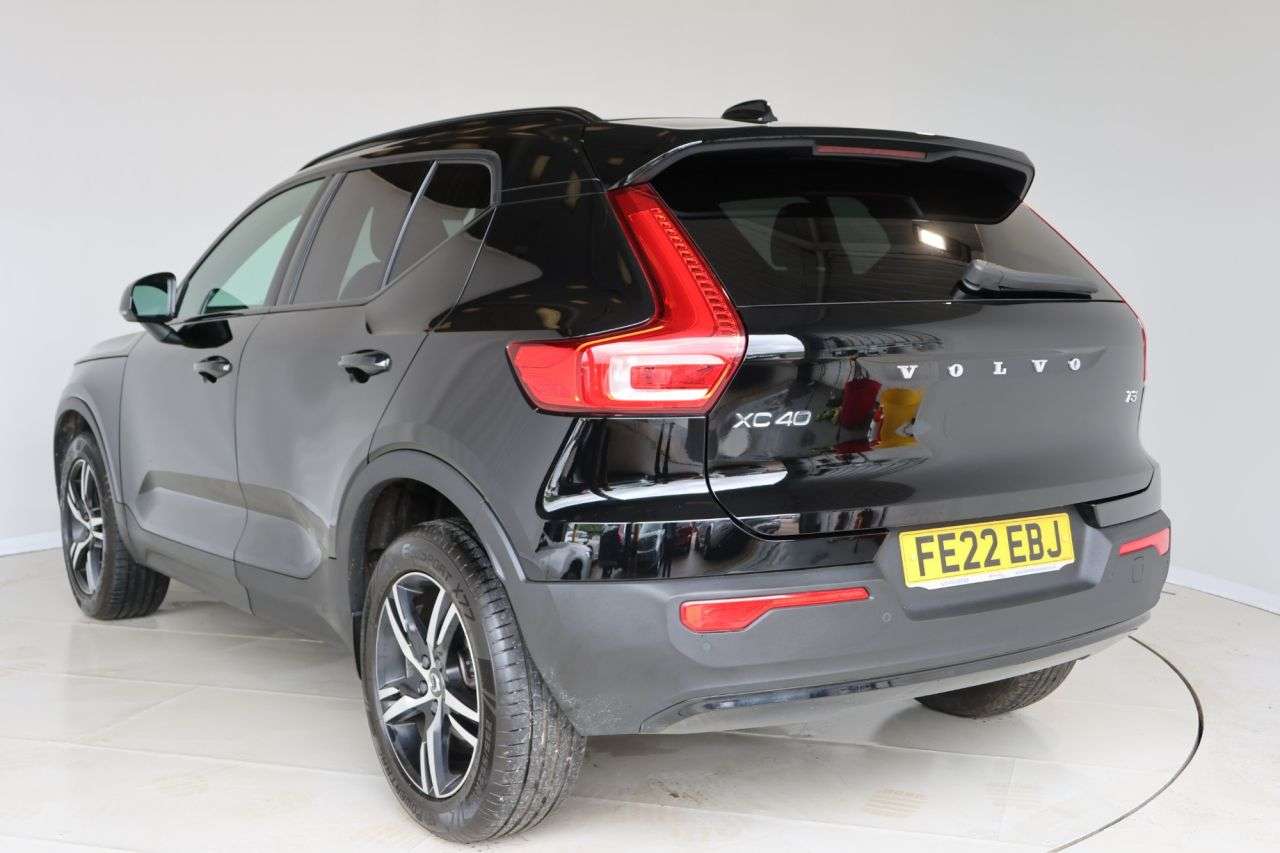 2022 VOLVO XC40 2022 VOLVO XC40