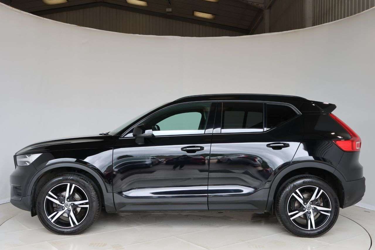 2022 VOLVO XC40 2022 VOLVO XC40