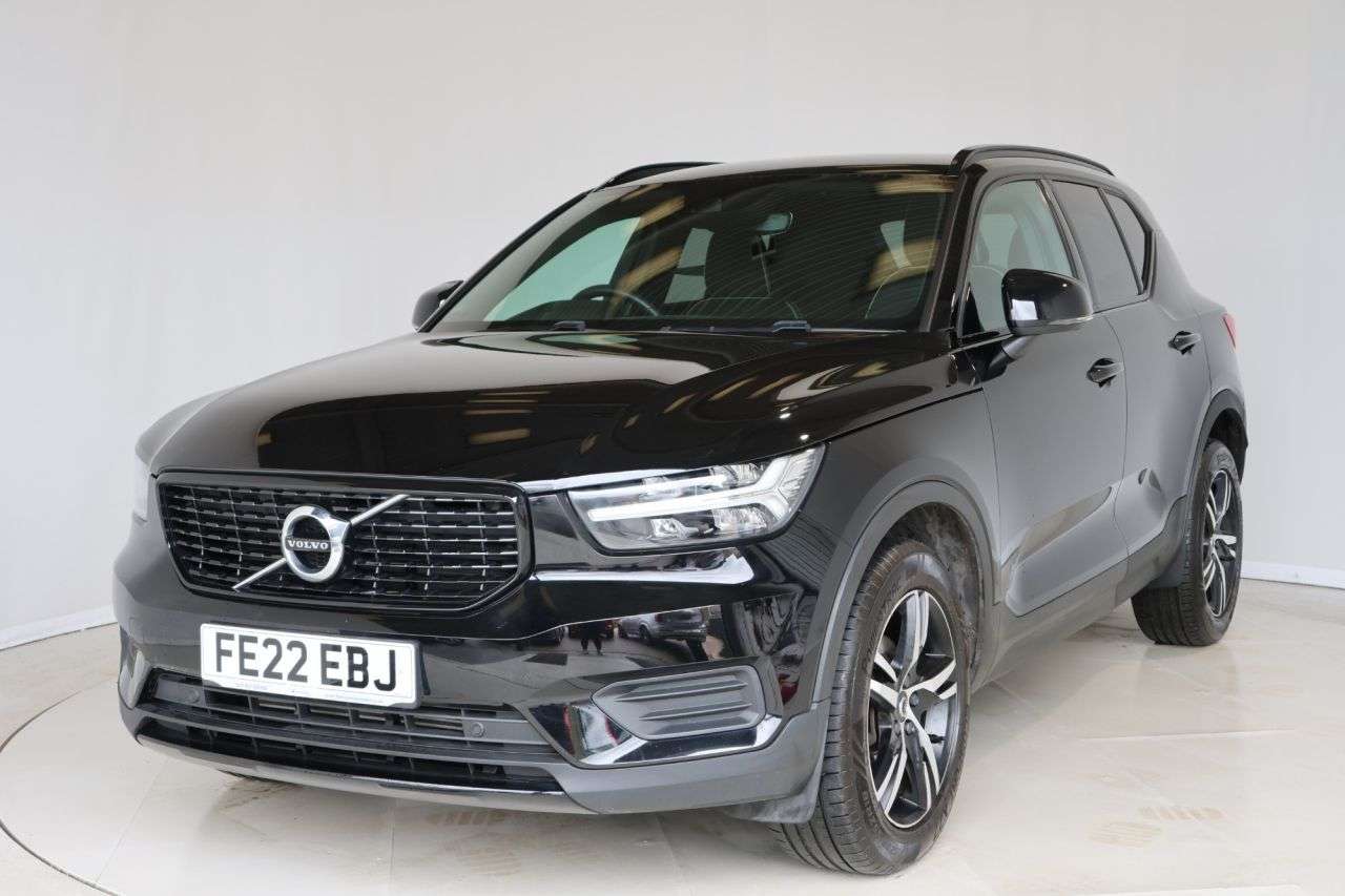 A 2022 VOLVO XC40 1.5 T3 R-Design SUV 5dr Petrol Auto Euro 6 (s/s) (163 ps) FREE DELIVERY WIT A 2022 VOLVO XC40 1.5 T3 R-Design SUV 5dr Petrol Auto Euro 6 (s/s) (163 ps) FREE DELIVERY WIT