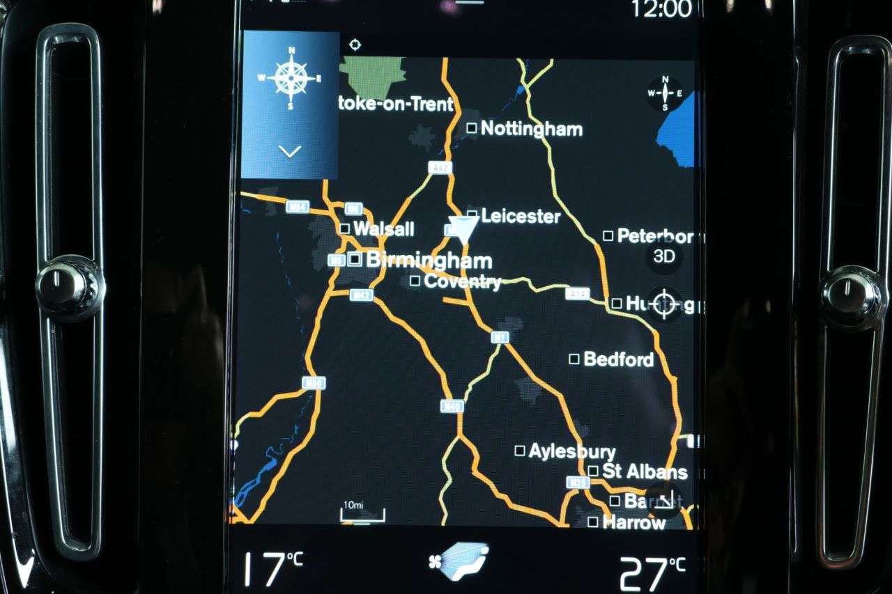 2022 VOLVO XC40 2022 VOLVO XC40