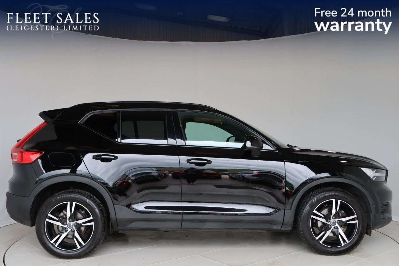 A 2022 VOLVO XC40 1.5 T3 R-Design SUV 5dr Petrol Auto Euro 6 (s/s) (163 ps) FREE DELIVERY WIT A 2022 VOLVO XC40 1.5 T3 R-Design SUV 5dr Petrol Auto Euro 6 (s/s) (163 ps) FREE DELIVERY WIT