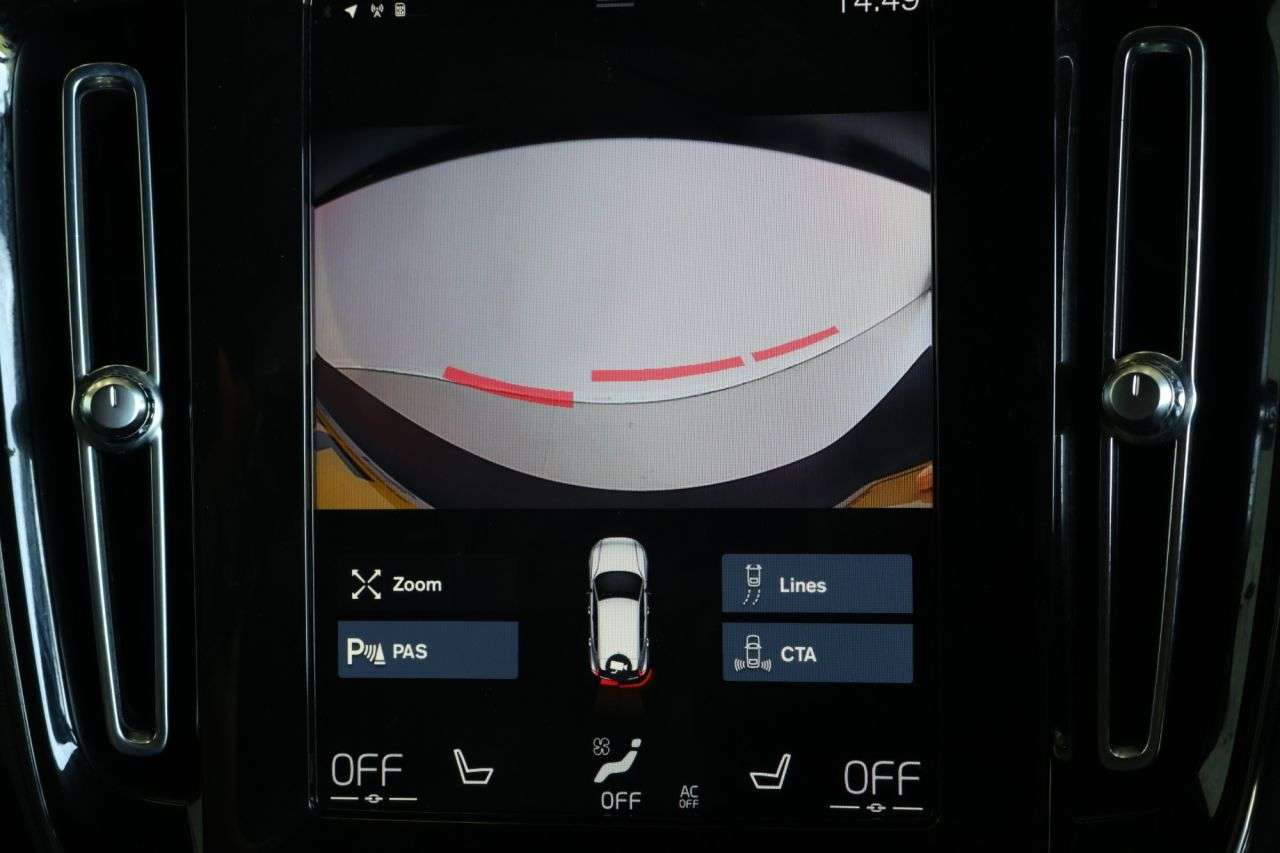 2022 VOLVO XC40 2022 VOLVO XC40