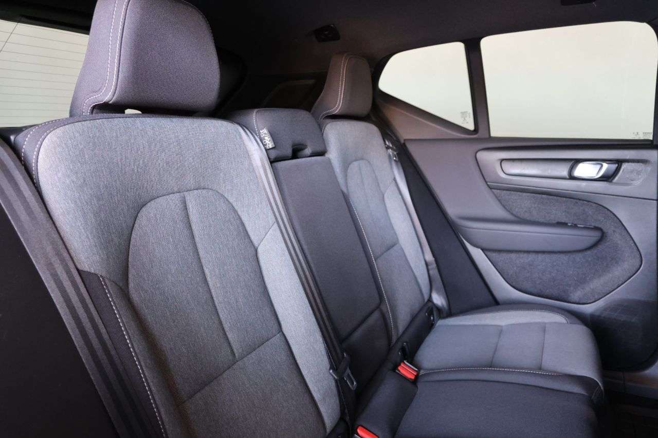 2022 VOLVO XC40 2022 VOLVO XC40