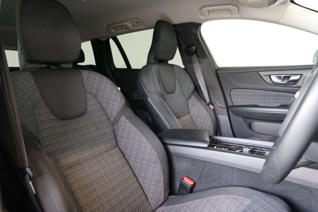 2022 VOLVO V60 2022 VOLVO V60