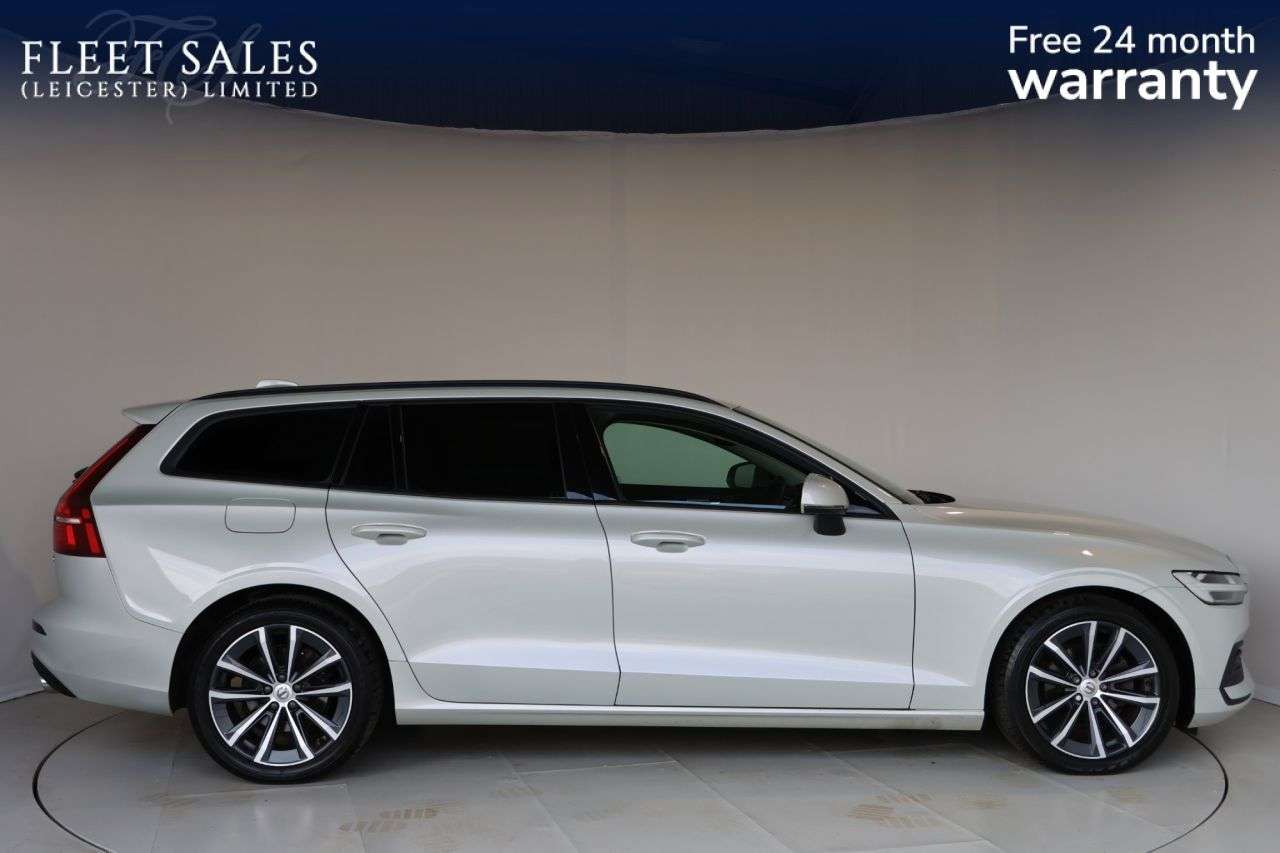 A 2022 VOLVO V60 2.0 B3 MHEV Momentum Estate 5dr Petrol Hybrid DCT Auto Euro 6 (s/s) (163 ps A 2022 VOLVO V60 2.0 B3 MHEV Momentum Estate 5dr Petrol Hybrid DCT Auto Euro 6 (s/s) (163 ps