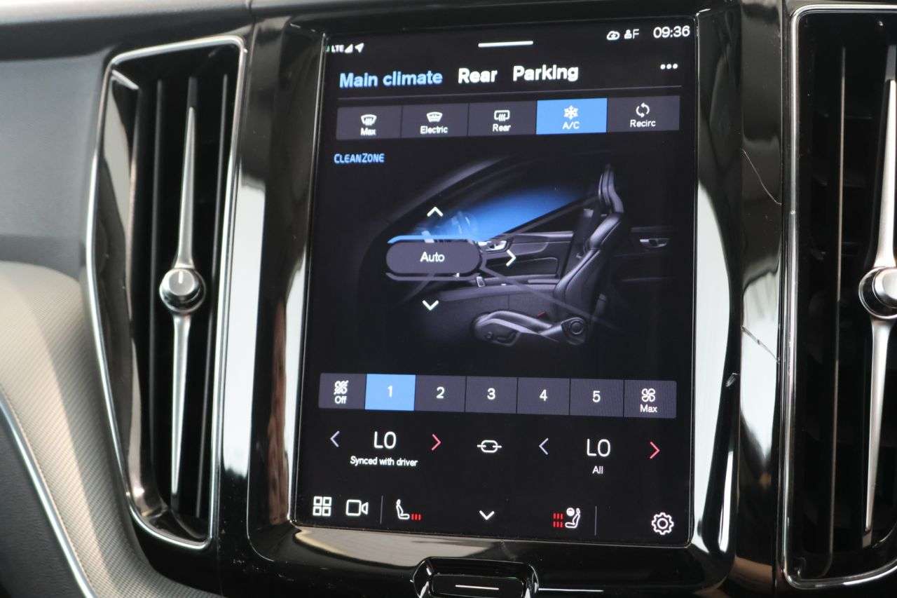 2023 VOLVO XC60 2023 VOLVO XC60