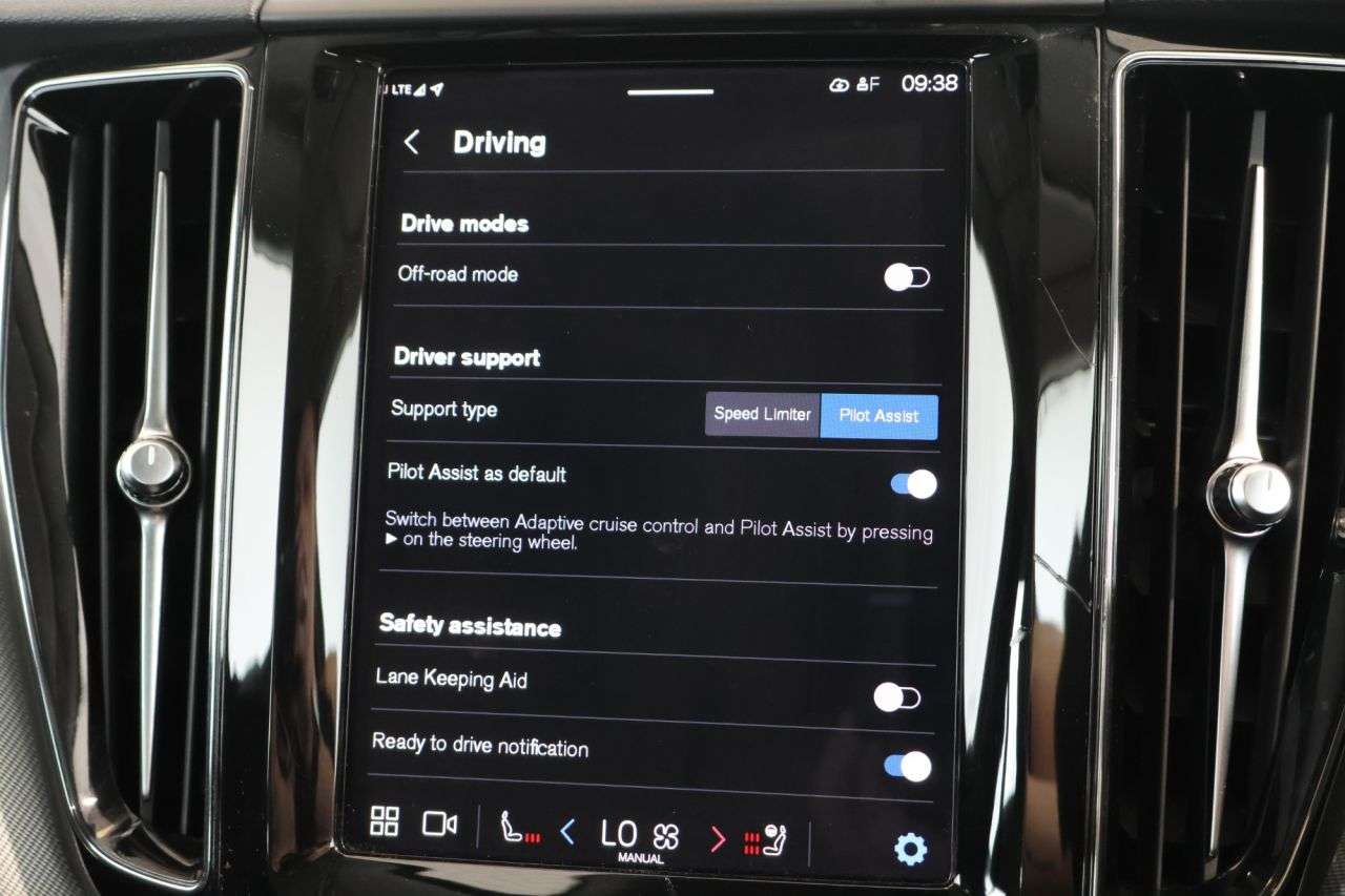 2023 VOLVO XC60 2023 VOLVO XC60