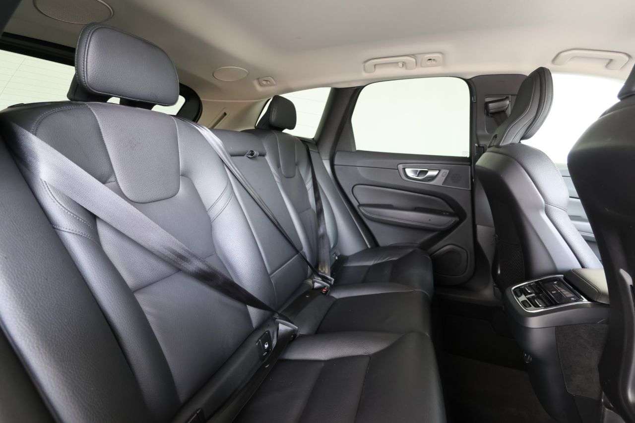2023 VOLVO XC60 2023 VOLVO XC60
