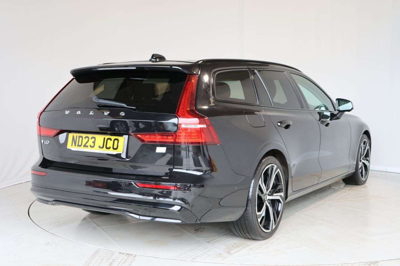 2023 VOLVO V60 2023 VOLVO V60